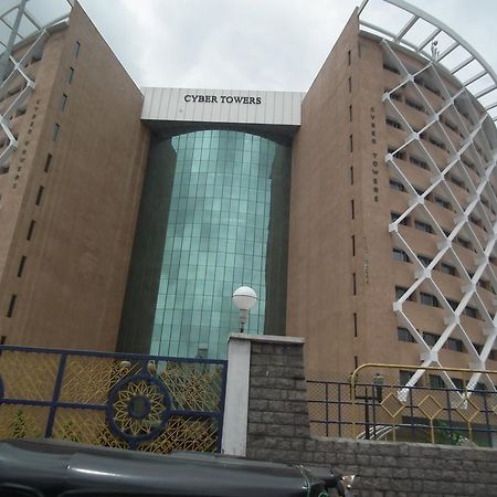 Hitech Shilparamam Guest House Hyderabad Eksteriør billede